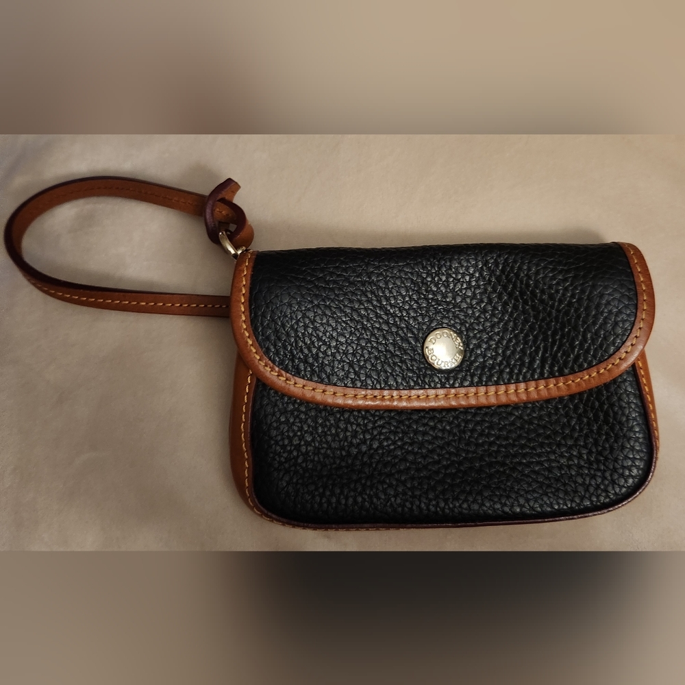 Dooney & Bourke Wristlet/Coin Purse Pebbled Black Leather w/ Brown Leather Trim